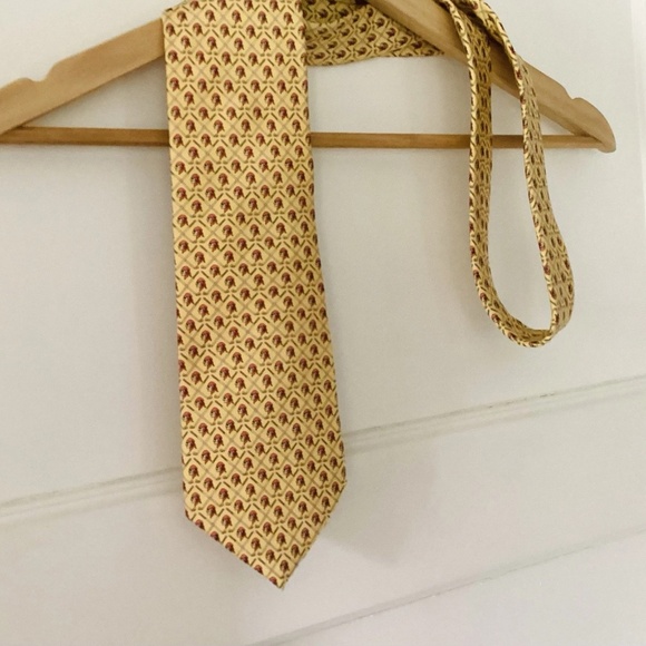 Vineyard Vines Custom Collection Men’s Tie Yellow Golf 100% Silk Made in USA - Picture 2 of 7